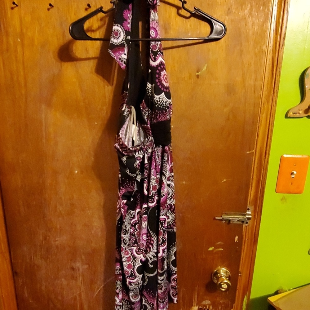 Dress - Picture 2 of 3